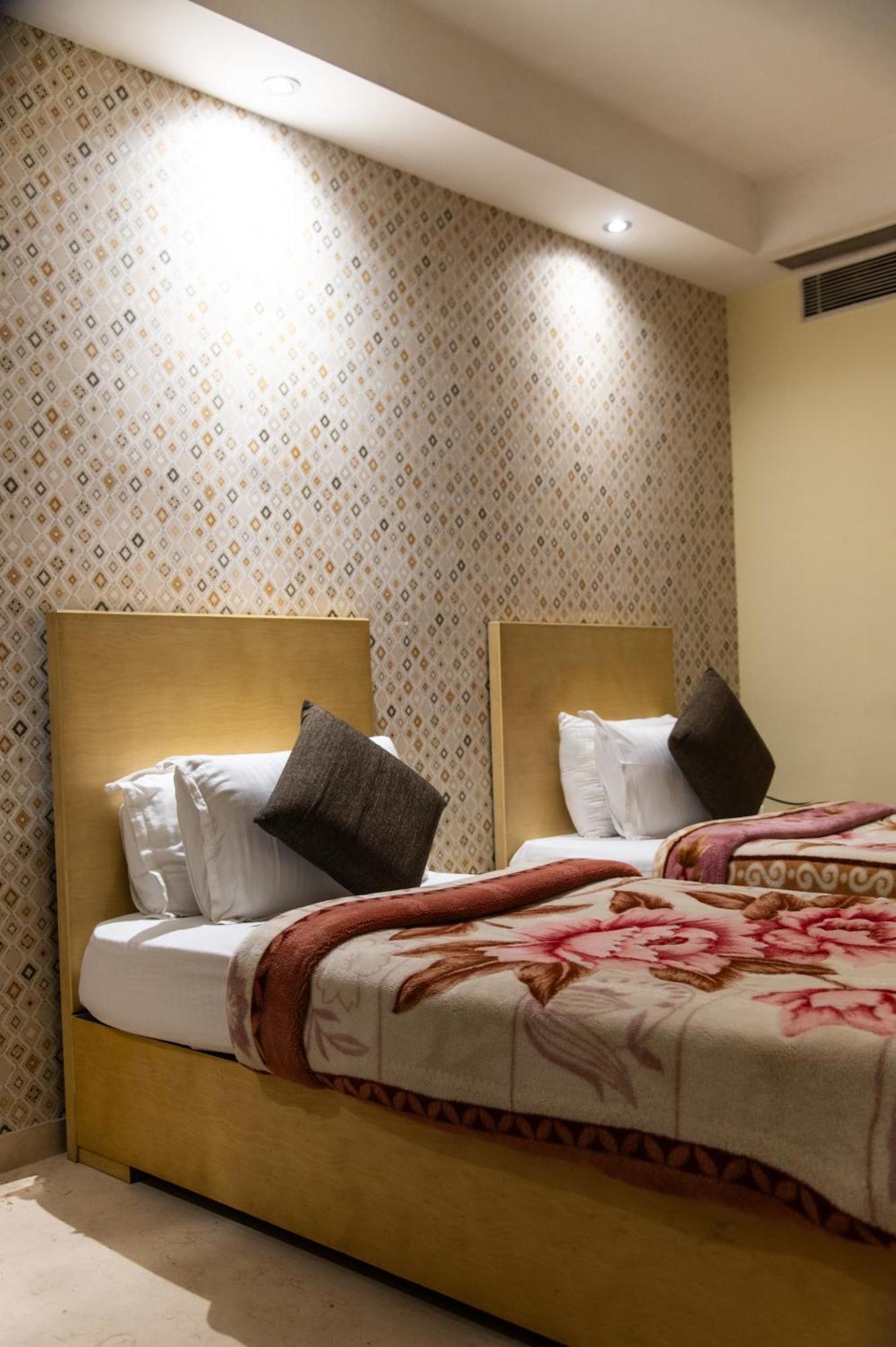 Mayur Hotel New Delhi Extérieur photo