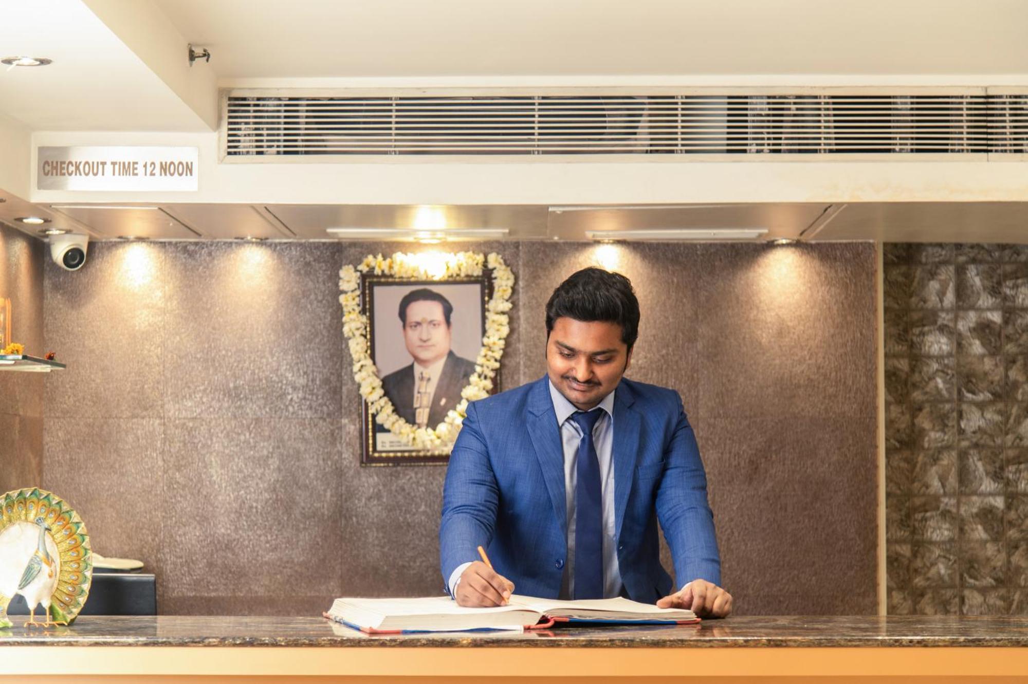 Mayur Hotel New Delhi Extérieur photo