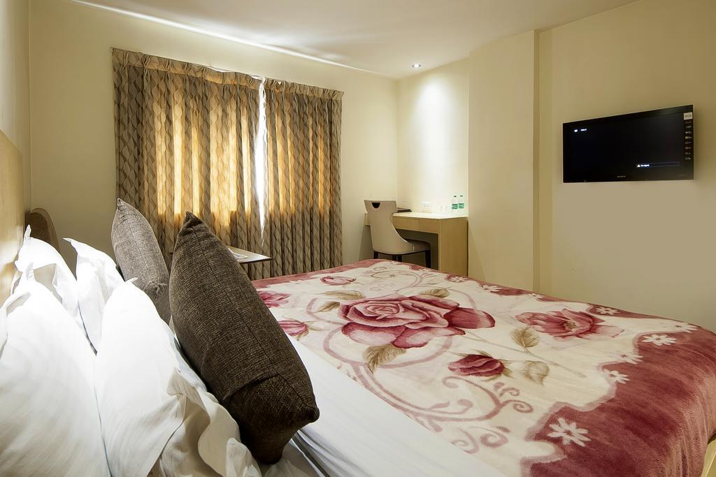Mayur Hotel New Delhi Extérieur photo