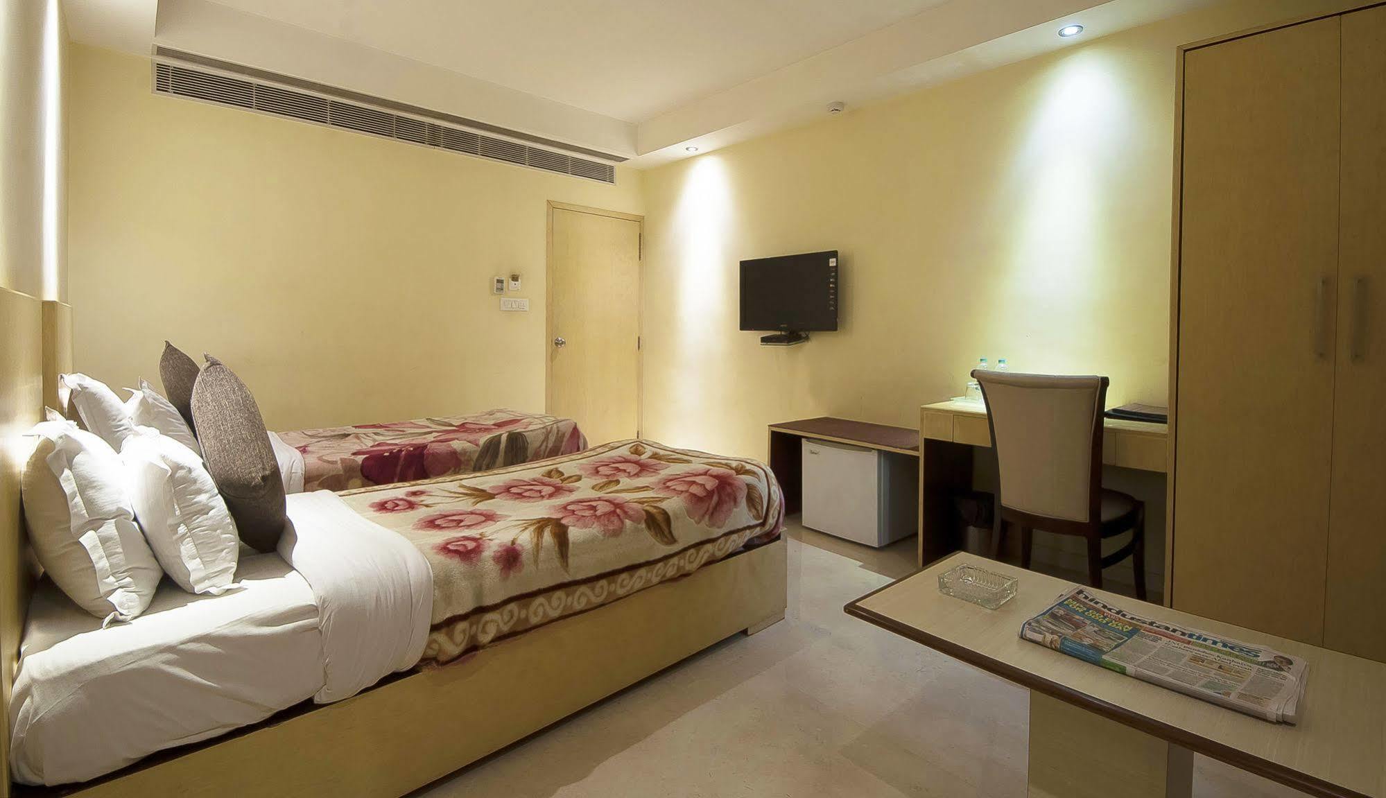 Mayur Hotel New Delhi Extérieur photo