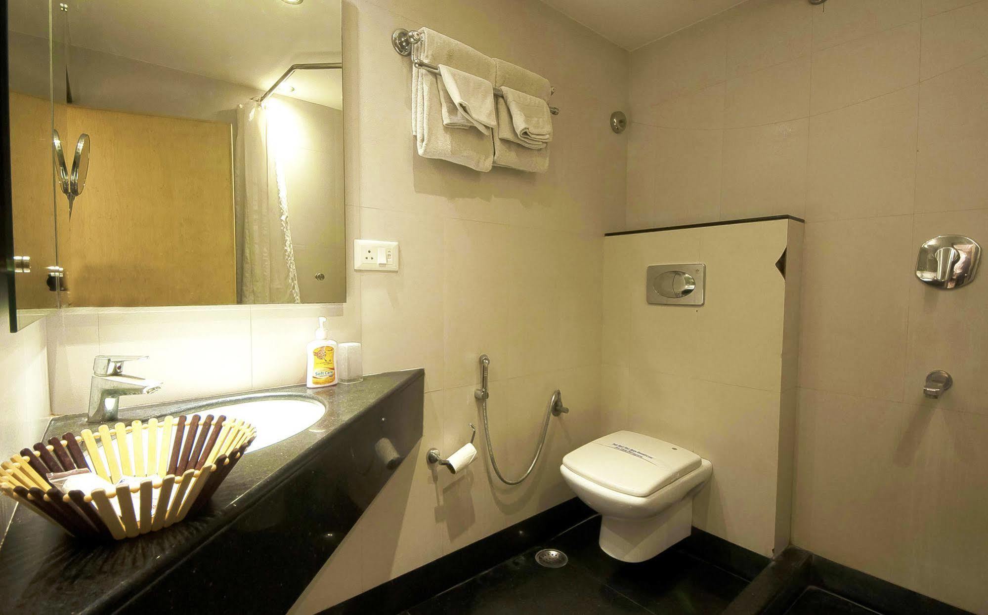 Mayur Hotel New Delhi Extérieur photo