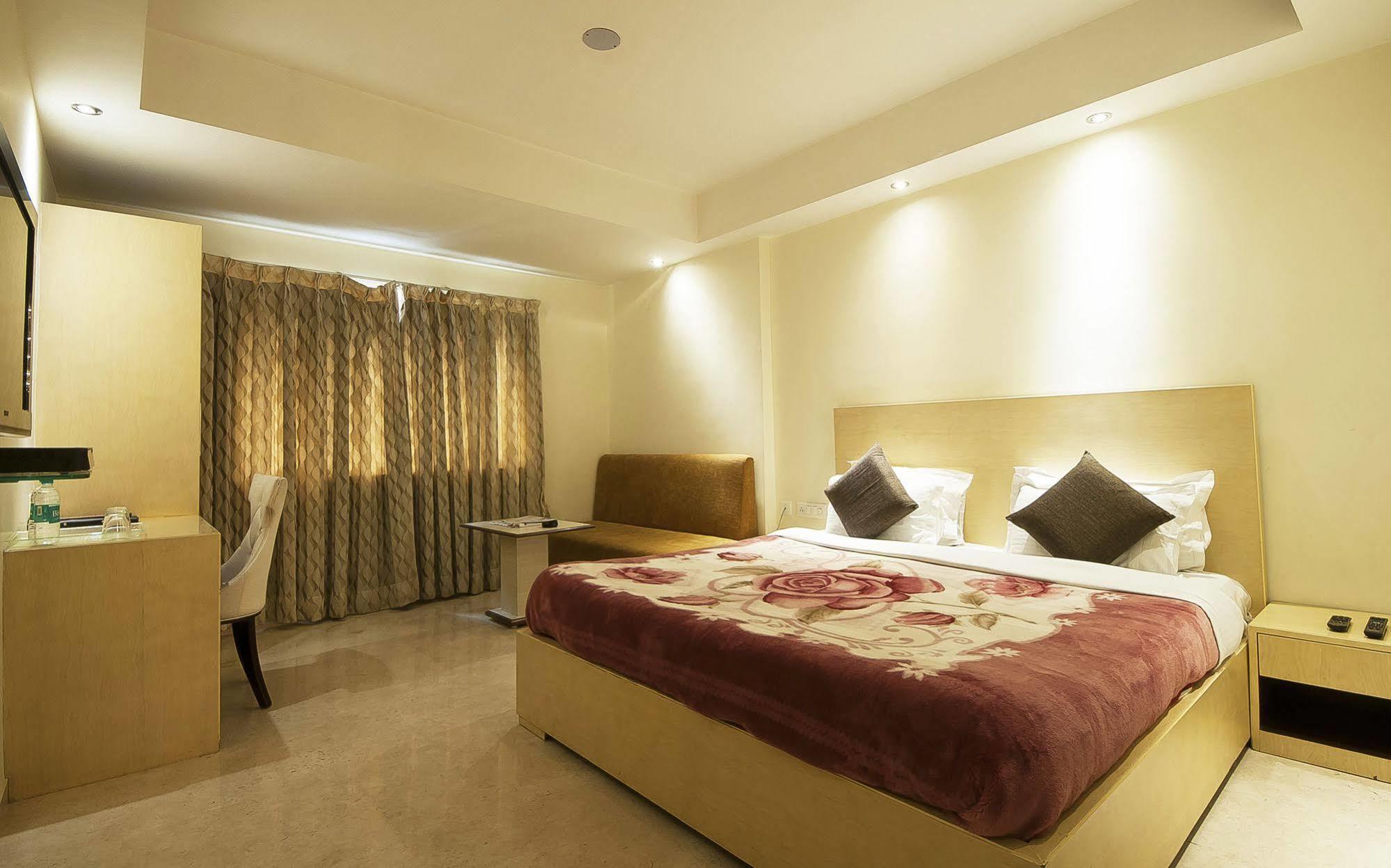 Mayur Hotel New Delhi Extérieur photo