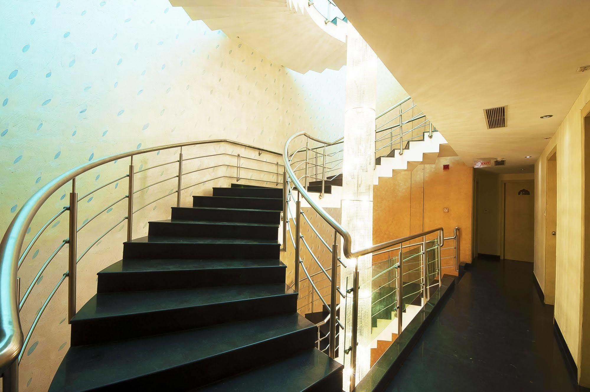 Mayur Hotel New Delhi Extérieur photo