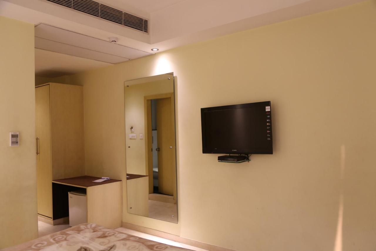Mayur Hotel New Delhi Extérieur photo